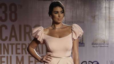 بالصورة .. ياسمين صبري تتهم بالمجاهرة بالإفطار