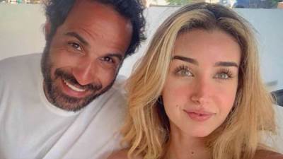 بالصورة .. هنا الزاهد : "هكذا أرى أحمد فهمي"!