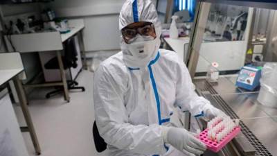 مستشار وزير الصحة يكشف العلاج الوحيد لكورونا