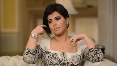 شاهد .. شمس الكويتية تتألق بفستان أزرق