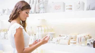 9 مكونات تحتاجين إلى البدء في البحث عنها في منتجات العناية بالبشرة