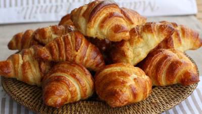 طريقة تحضير الكرواسون في المنزل بمذاق رائع..!