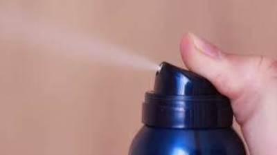 طريقة تحضير مزيل العرق بمكونات سهلة وبسيطة .. إليكِ الطريقة