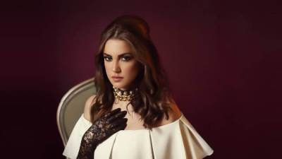  درة تخطف الأنظار بـ الكاش مايوه