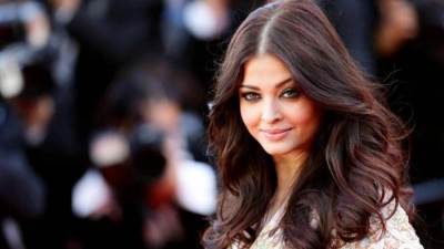 إصابة نجمة بوليوود "ايشواريا راي" وابنتها بفيروس كورونا