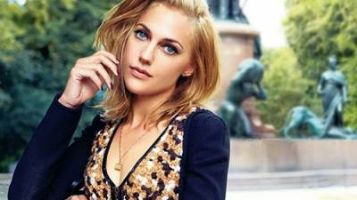  مريم أوزرلي تتألق بالأبيض والأسود