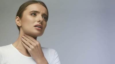  أسباب وأعراض شلل الأحبال الصوتية