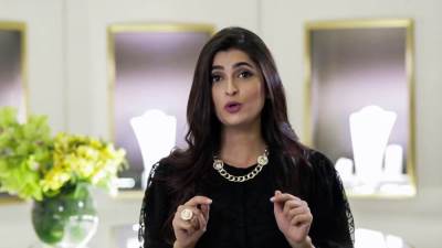 من سويسرا .. علا الفارس تتألق من داخل سيارتها