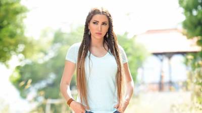 صور .. نسرين طافش بإطلالة مثيره و مبهجة لإبراز انوثتها..!