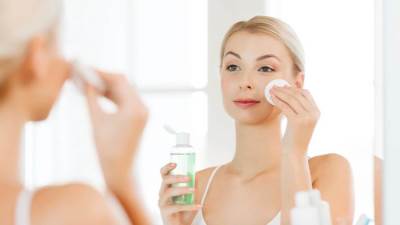 العناية بكل أنواع البشرة في الصيف .. تعرفي عليها