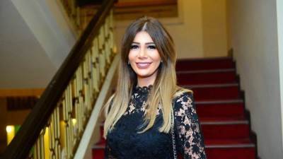 شاهد .. يارا نعوم وبناتها يتألقن بنفس الإطلالة