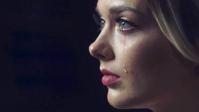 دراسة حديثة تكشف فوائد البكاء الصحية