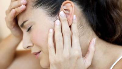 طنين الأذنين قد يكشف أنك تعانين من مشكلة خطرة .. تعرفي عليها