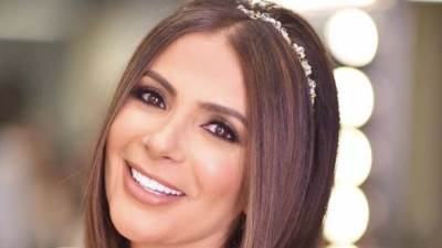 الفنانة منى زكى تتألق بأحدث إطلالة لها لتبرز انوثتها وجمالها..!