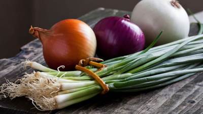 البصل يساعد تناوله بانتظام على تخفيف آلام المفاصل!