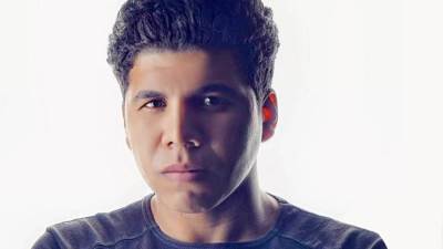 عمر كمال متهم بالسرقة .. إليكِ التفاصيل