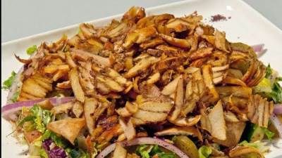 طريقة تحضير صينية شاورما دجاج بمذاق رائع..!