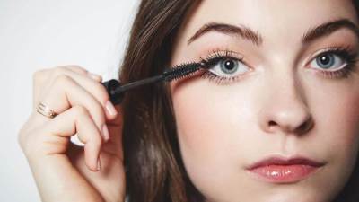 المسكارا  .. لرموش طويلة وعيون واسعة
