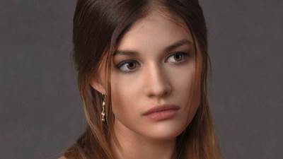 المكياج المناسب للمرأة ذات العيون البنية