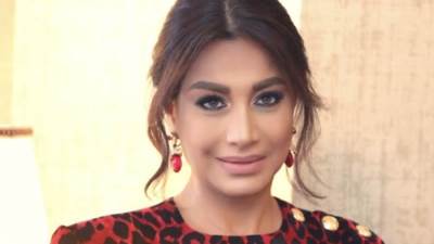 بسمة وهبة تتسوق فى لندن بشورت جينز