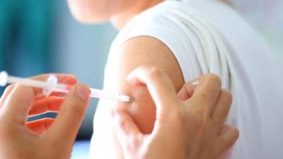 هل التطعيم ضد الأنفلونزا أثناء الحمل آمن؟