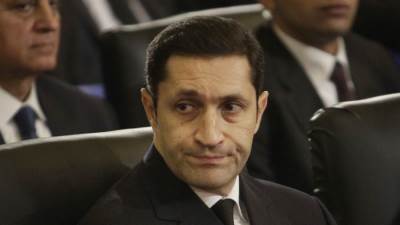 علاء مبارك يعتذر عن تقديم العزاء للراحل أمير الكويت السابق