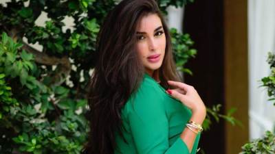 شاهد .. ياسمين صبري على متن يخت فى وسط البحر