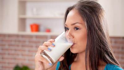 اشربي كوب من الحليب يوميا قبل النوم للحصول على هذه الفائدة!