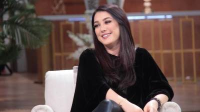  كندة علوش تخطف الأنظار بفستانين أنيقين .. أيهما أجمل؟