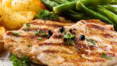 طريقة تحضير ستيك الدجاج بالصوص بمذاق لايقاوم..!