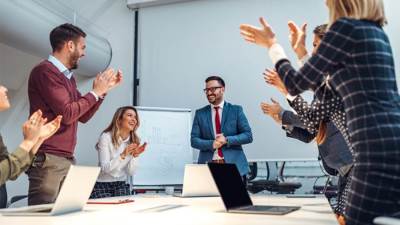 تعرف على إتيكيت التعامل مع الآخرين