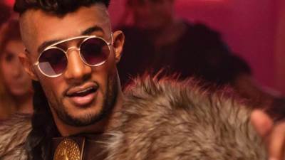 بالصورة .. محمد رمضان يحتفل بتخطي قنانته على يوتيوب 3 مليار مشاهدة