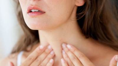 علامات تحذيرية لسرطان الغدة الدرقية عليكِ معرفتها .. الثالثة ستصدمك!
