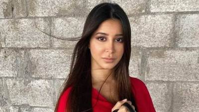 بالفيديو .. أسيل عمران تحتفل بعيد ميلادها مع عائلتها