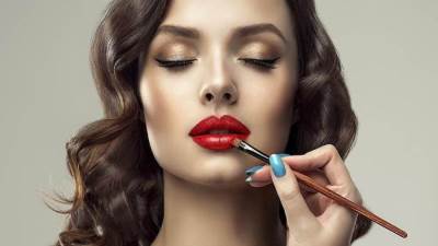 طريقة عمل مكياج السهرة في البيت