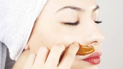 وصفات للتخلص من الشعر الزائد من جذوره .. تعرفي عليها