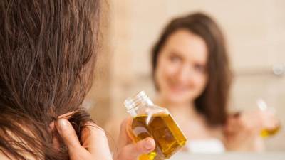 للنساء ..  أخطاء شائعة عند تطبيق حمام الزيت