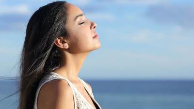 خبر سعيد .. علماء يختبرون بخاخ أنفى من الأعشاب البحرية قد يوقف الإصابة بكورونا