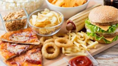 دراسة تحذر من تناول هذه الأطعمة أثناء الإصابة بـ كورونا