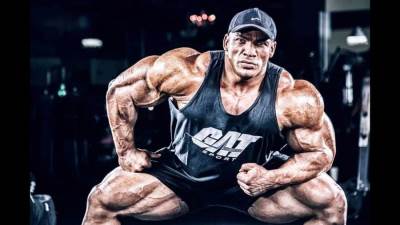 حفل واستقبال رسمي لـ بيج رامى بمطار القاهرة