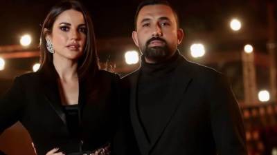 شاهدي .. إطلالة درة وزوجها في البحر تشعل مواقع التواصل الإجتماعي