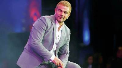 شاهدي .. الظهور الأول لعمرو دياب بعد انفصاله عن دينا الشربيني