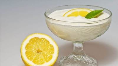 أهمية تناول الزبادي بالثوم والليمون على الجسم