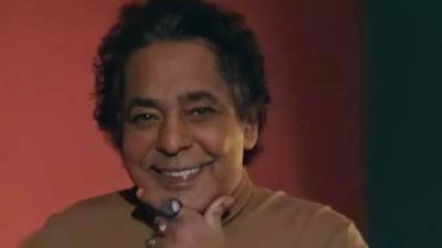 بعد غنائه نعناع الجنينه.. من هو شبيه محمد منير؟