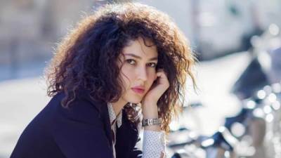 شاهد .. ندى موسى بالمايو في البحر