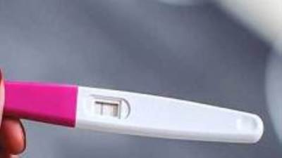 أبرزهم الغثيان.. علامات ظهور الحمل الكاذب على الرجل