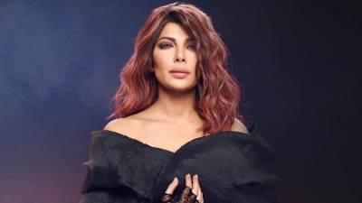 أصالة مع أولادها بصورة عفوية داخل المنزل