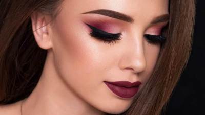 تعرفي على موضة ألوان الميكب لشتاء 2021