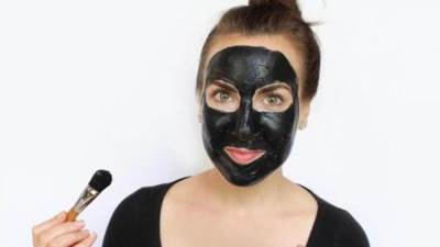 قناع الفحم لإزالة الرؤوس السوداء من الوجه