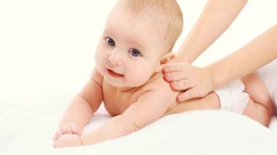فوائد التدليك لطفلك